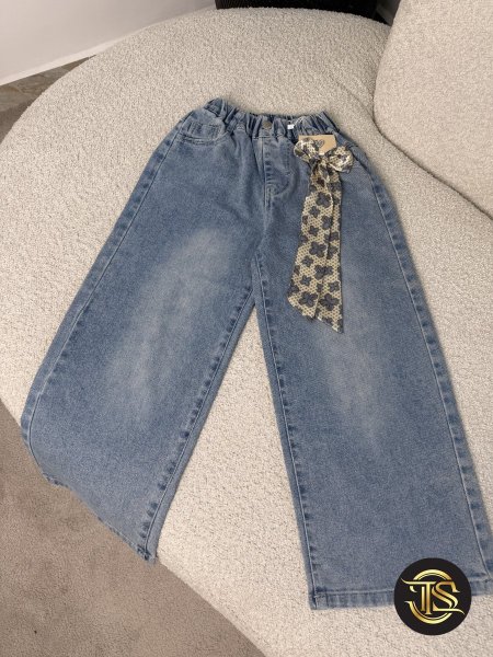 بنطلون بناتي