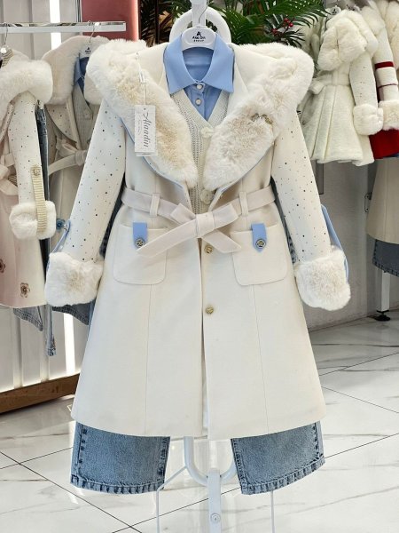 طقم بناتي محير